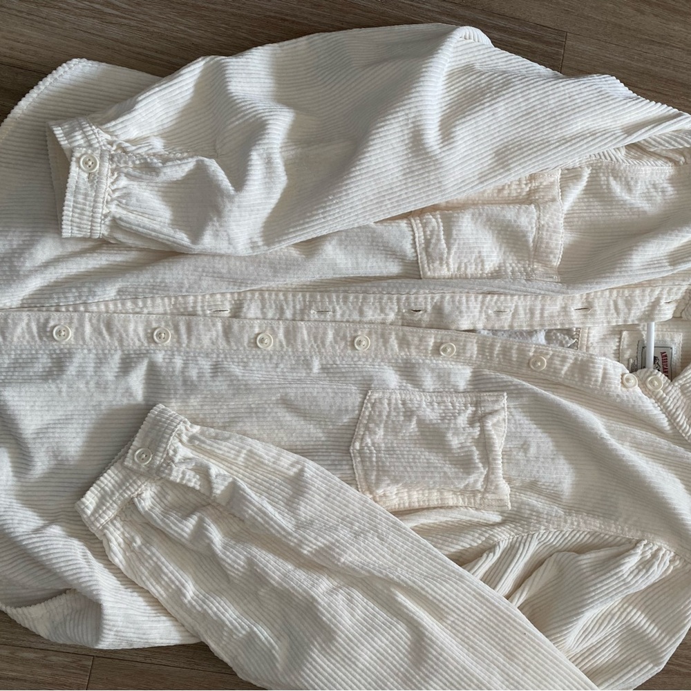 American Eagle Cordaroy Button Up (medium) - Picture 5 of 5